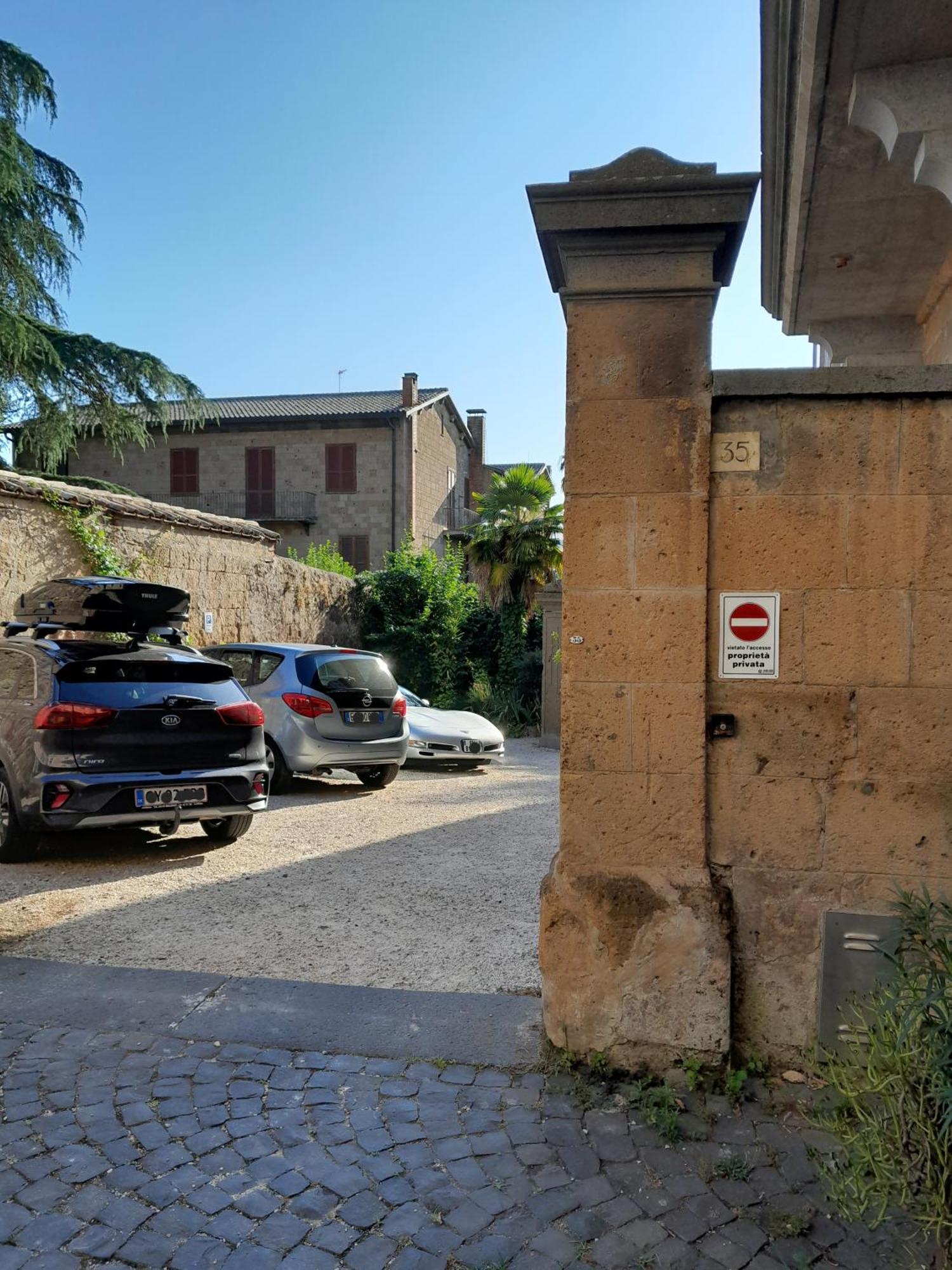 Porta Vivaria Orvieto- Private Parking Exterior photo